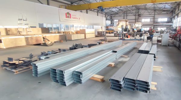 домокомплект сборного дома барнхаус из стального каркаса на болтовых соединениях